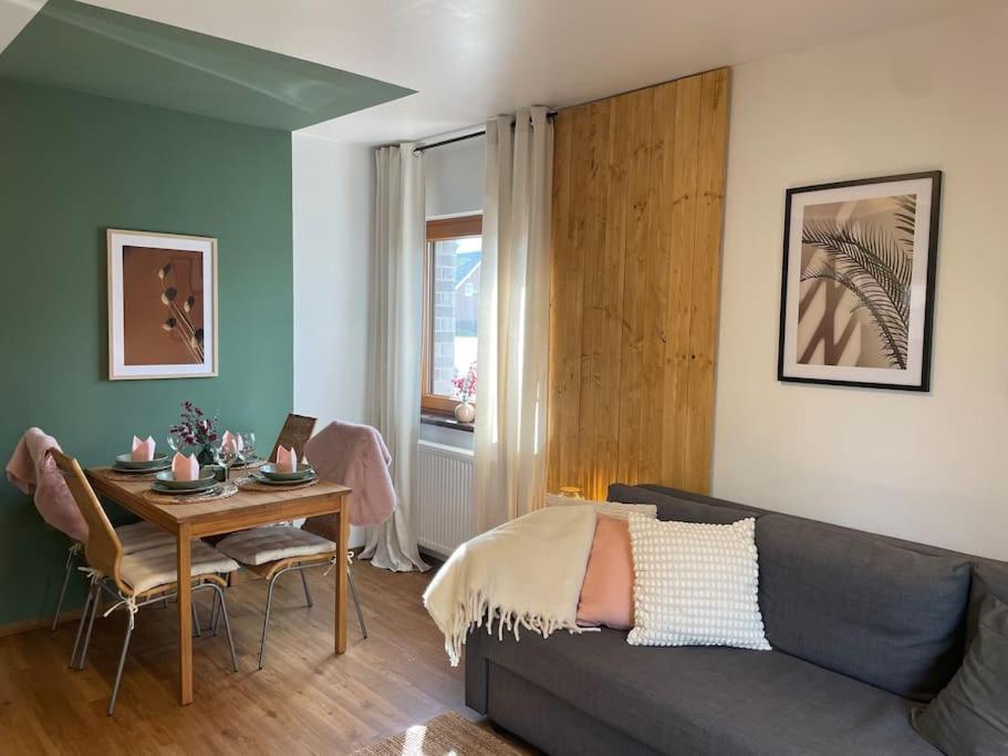 Cozy Wilkipartment Bis 4 Pers - Hund - Netflix - Wlan - Wintergarten - Coffeebar - Popcorn Verl Esterno foto